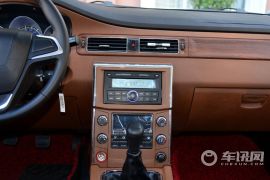 江铃集团轻汽-骐铃T5-2.8T两驱尊贵型加长轴距JE493ZLQ4E