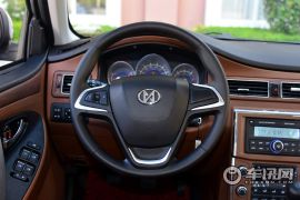 江铃集团轻汽-骐铃T5-2.8T两驱尊贵型加长轴距JE493ZLQ4E