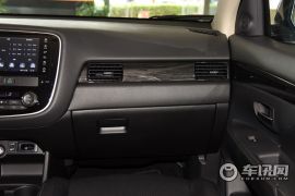 广汽三菱-欧蓝德-2.4L 四驱尊贵版 7座