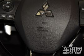 广汽三菱-欧蓝德-2.4L 四驱尊贵版 7座