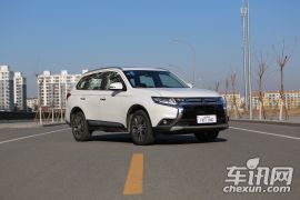 广汽三菱-欧蓝德-2.4L 四驱精英版 5座