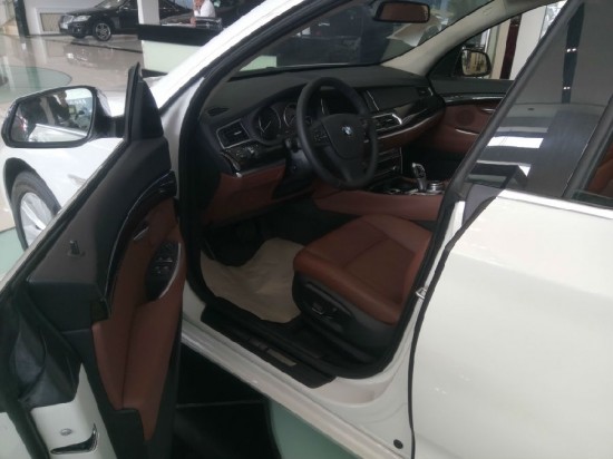 宝马5系GT进口528i辞旧迎新谍照曝光