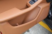 众泰汽车-众泰SR9-2.0T 自动极致之光版