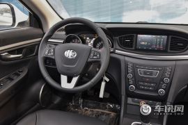 一汽奔腾-奔腾B50-1.6L 手动豪华型