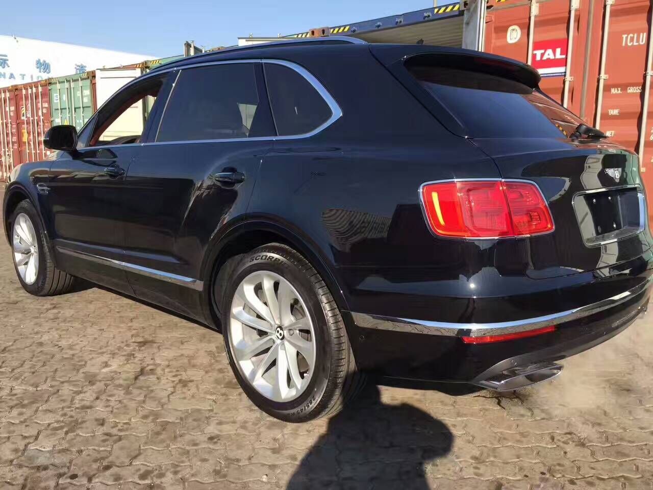 新款宾利添越柴油4.0 汽油6.0现车享钜惠