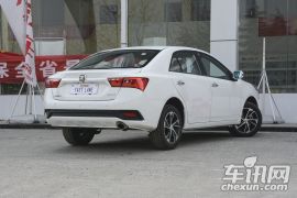 众泰汽车-众泰Z300-1.5L 手动尊享型