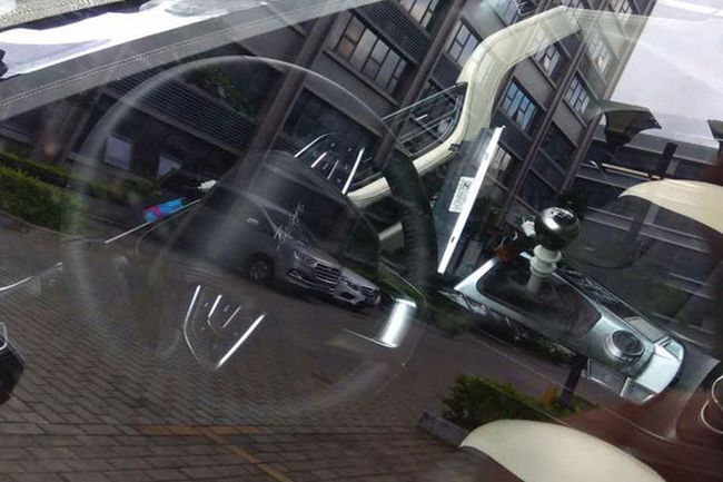 众泰全新7座SUV谍照曝光 内饰采用全新设计