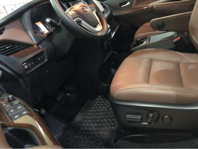 17款丰田塞纳全智能舒适性越野津港特惠售