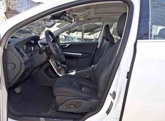 2017款沃尔沃XC60价格XC60T5AWD智进升级