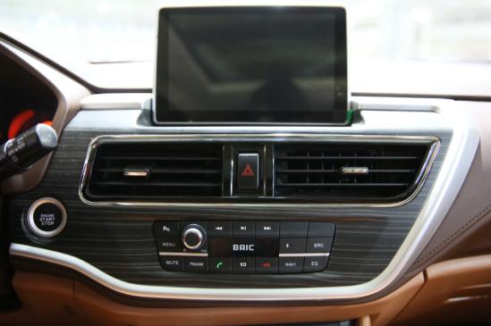 北汽幻速S7 7座SUV上市 售价7.88-11.58万