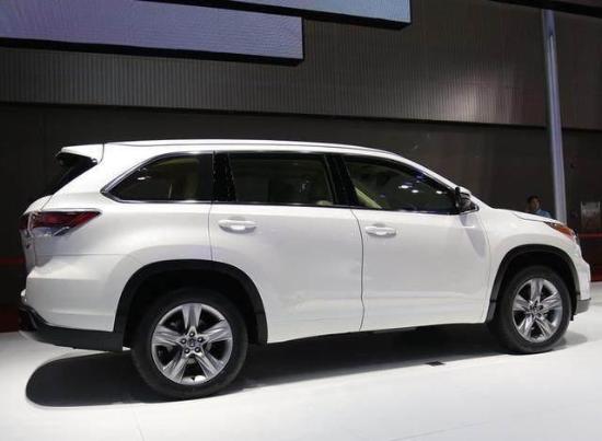 丰田七座汉兰达 2017款最新报价多少钱优惠