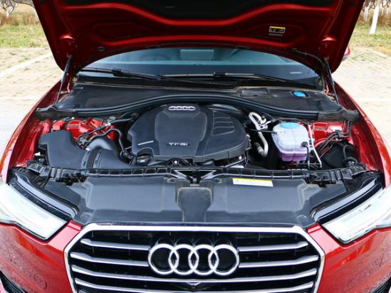 一汽奥迪  30周年年型 35 TFSI 发动机舱