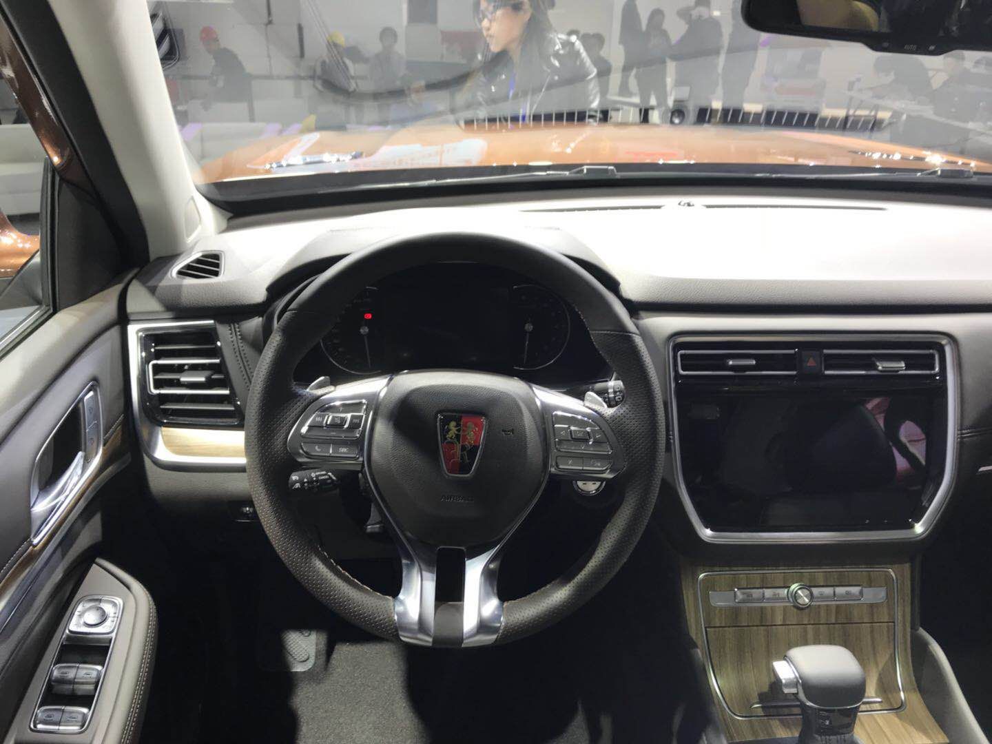 2018北京车展：荣威RX8上市售16.88万元起