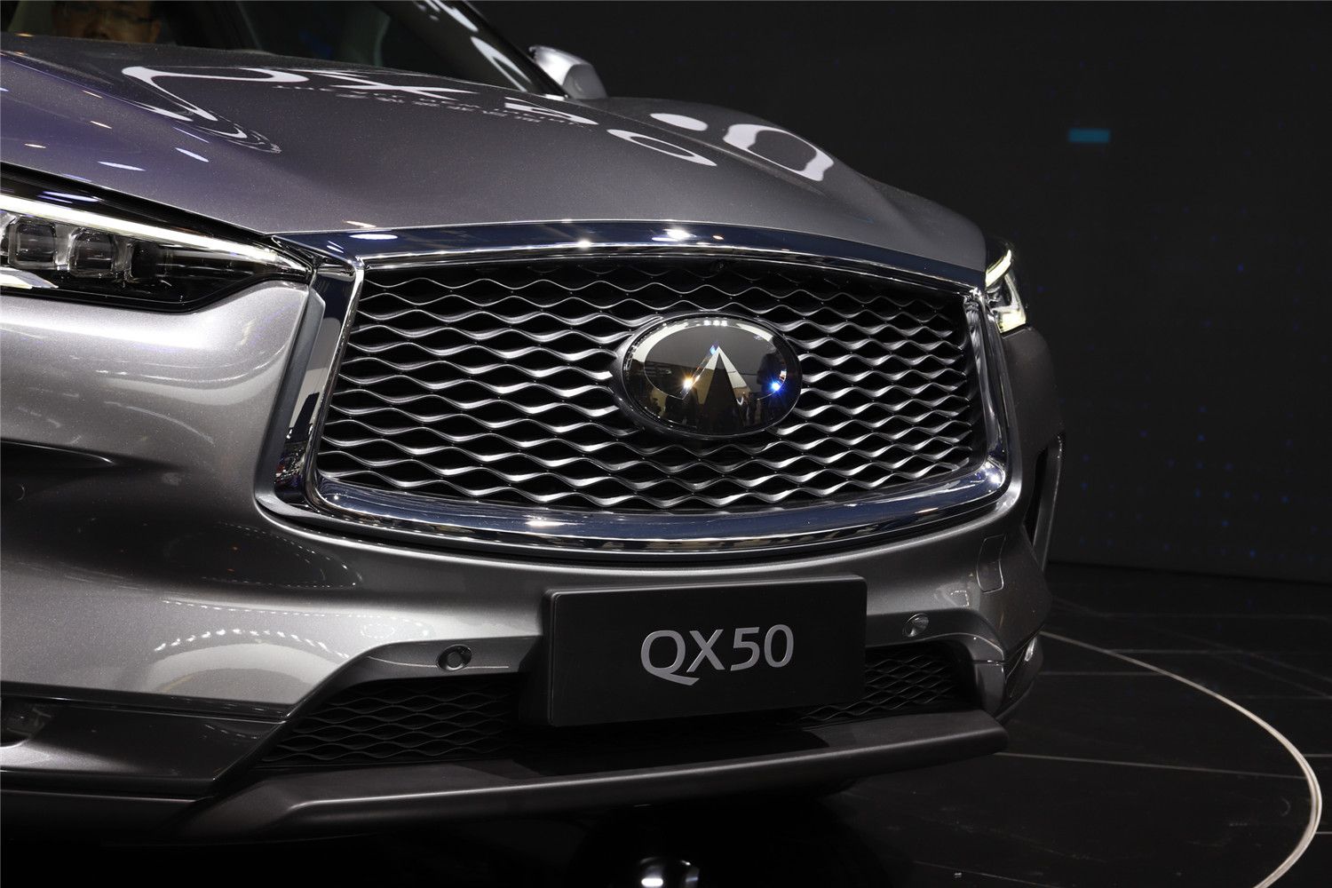 北京车展实拍：全新东风英菲尼迪QX50首发