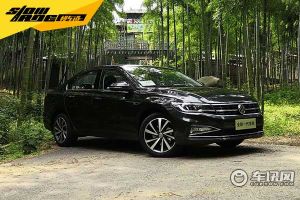 “驾驶者之车”再进化 试驾全新一代宝来