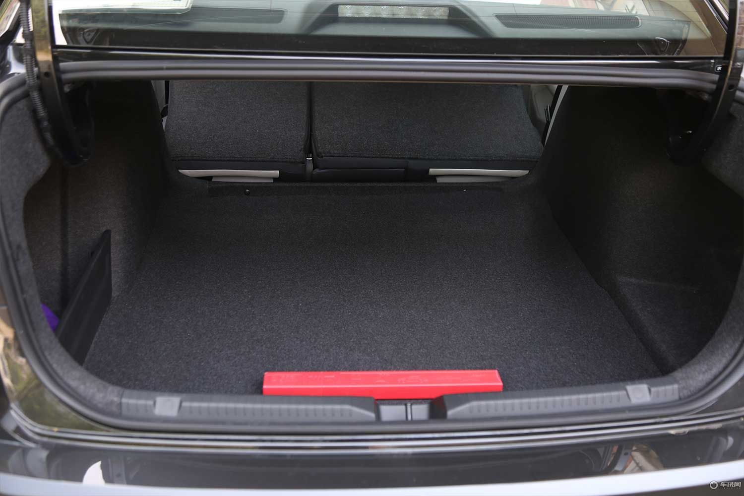 南北大众的兄弟之争 全新朗逸对比全新宝来