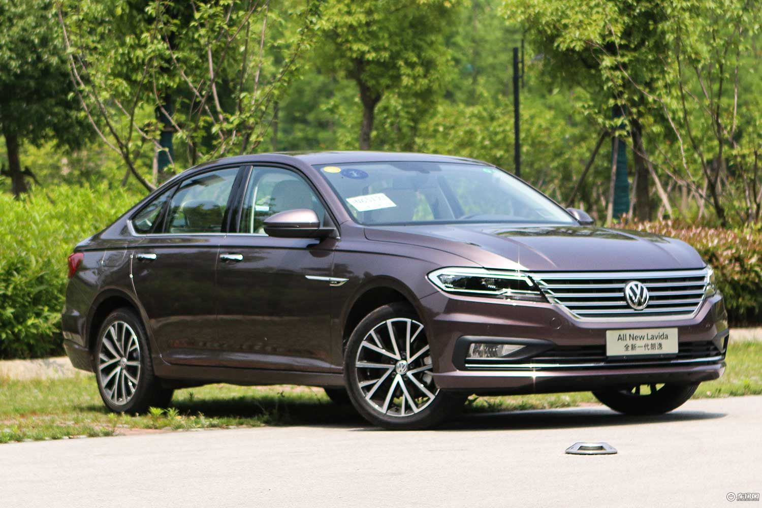 南北大众的兄弟之争 全新朗逸对比全新宝来