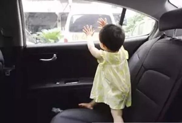 夏季帶孩子自駕出行安全常識 常規卻很實用
