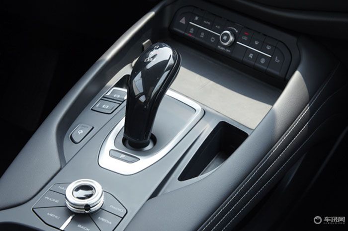 哈弗F7车型内饰曝光 配备全液晶数字仪表