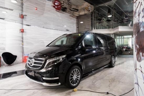 奔驰V260L四座商务车 年底甩 优惠20万起?