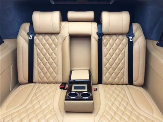 奔驰V260L改装七座商务车内饰装修报价多少