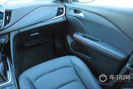 通用雪佛兰-科鲁泽-RS 330T 自动痛快版