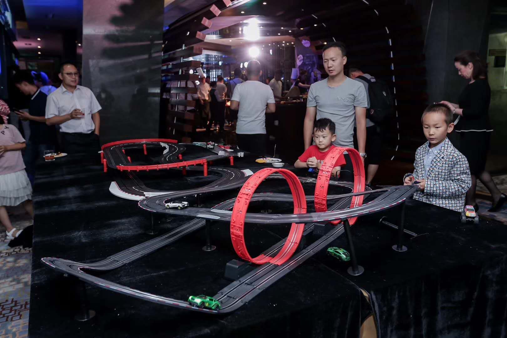 F1赛车云南首秀揭幕暨GM酒会圆满落幕   