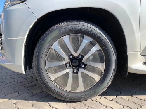 2019款酷路泽5700 GTS底升配置无敌版本