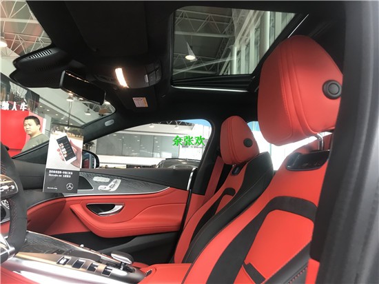 奔跑AMG GT53 磨砂灰搭配黑白纳帕真皮内饰实拍成效图