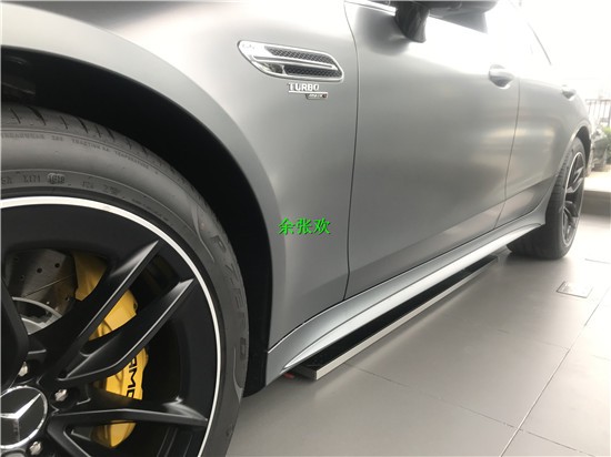 奔跑AMG GT53 磨砂灰搭配黑白纳帕真皮内饰实拍成效图