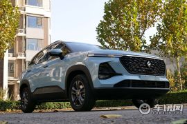 宝骏-宝骏RS-3-1.5L CVT  24小时在线豪华型  ￥8.98