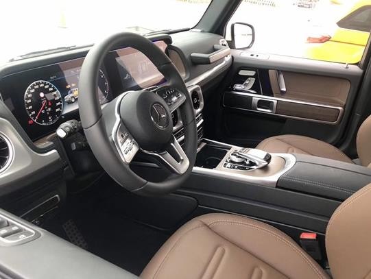 19款奔驰G500硬朗的线条出色          