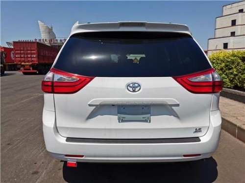 20款丰田塞纳舒适奢华港口现车低价    