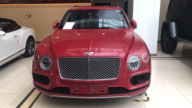 全新宾利添越顶级奢华SUV 港口现车报价