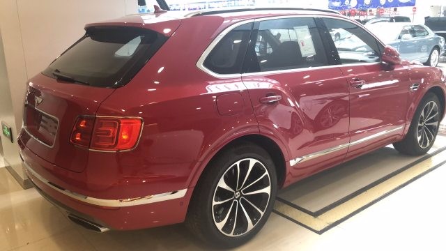 全新宾利添越顶级奢华SUV 港口现车报价