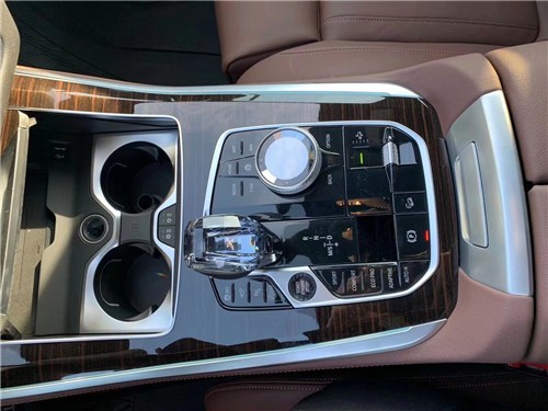 2020款宝马X5带水晶挡把、液晶钥匙卖多少