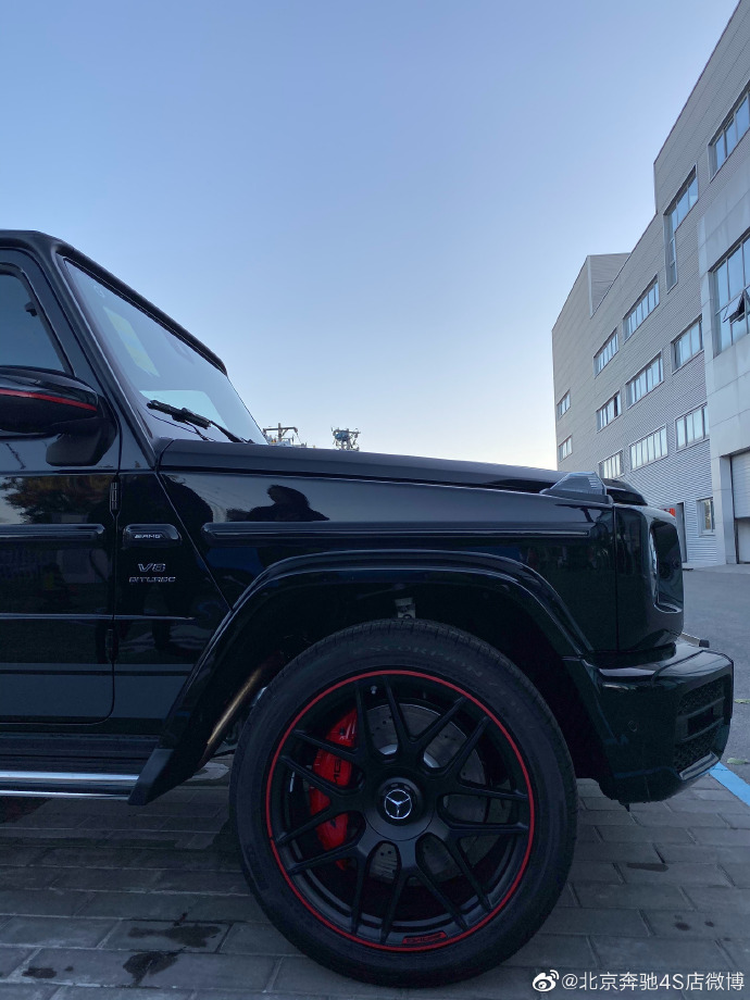 更多宠爱的目光 北进口奔驰G63AMG     