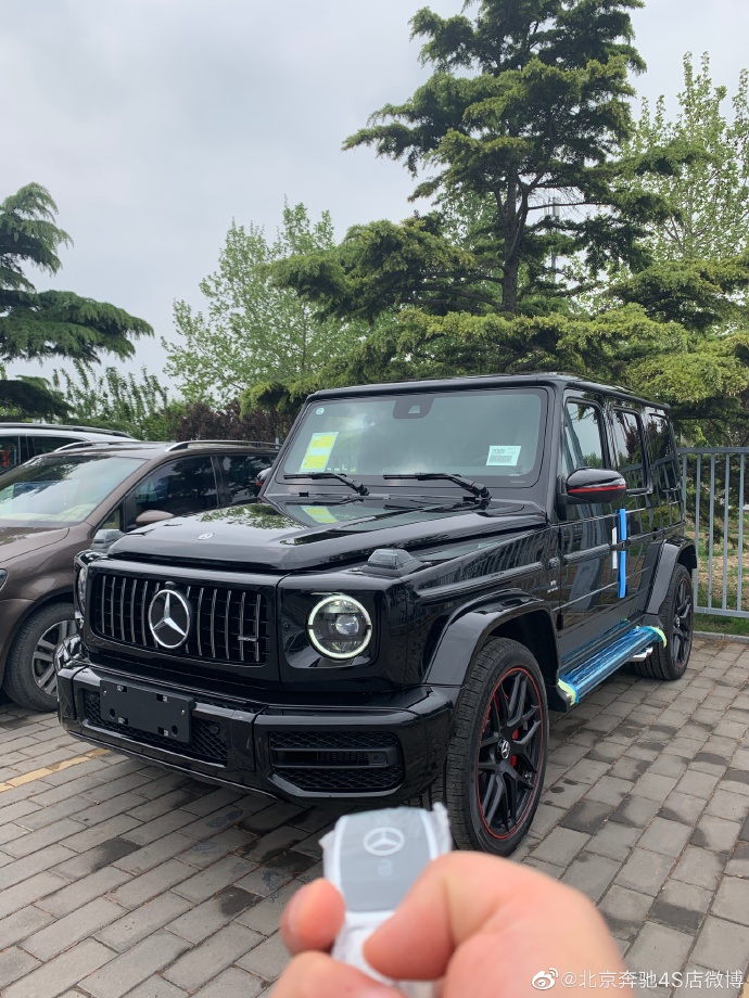 更多宠爱的目光 北进口奔驰G63AMG     