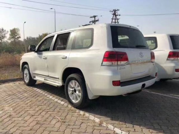 19款酷路泽4000大灯清洗版 最后三台好价