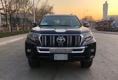 2020款丰田霸道4000店内现车 迪拜豪华SUV