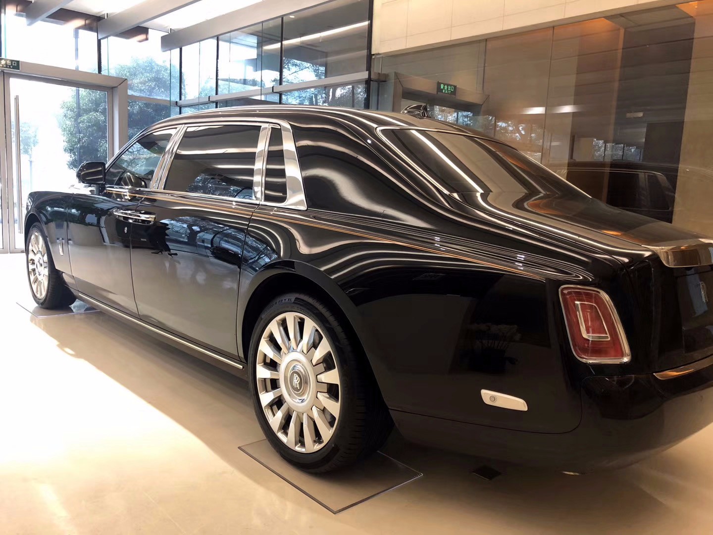 劳斯莱斯幻影现车配置齐全 综合实力强大