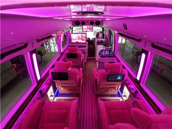 丰田考斯特咨询电话：18500445444 李经理