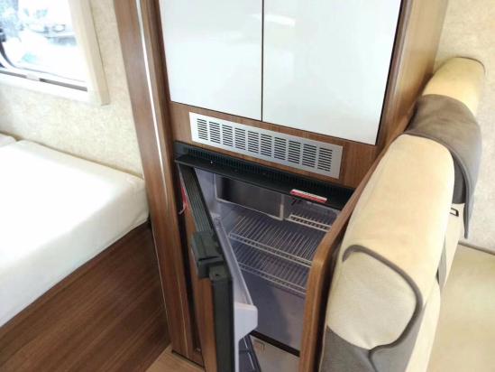 宇通依维柯C型房车 双拓展大空间活动舱