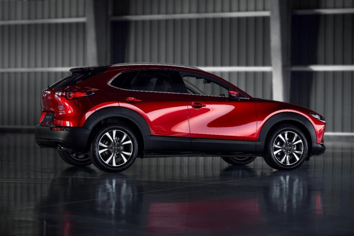 这样的设定,为mazda cx-30赋予了不同于单一"轿跑suv"或"小型suv"定位