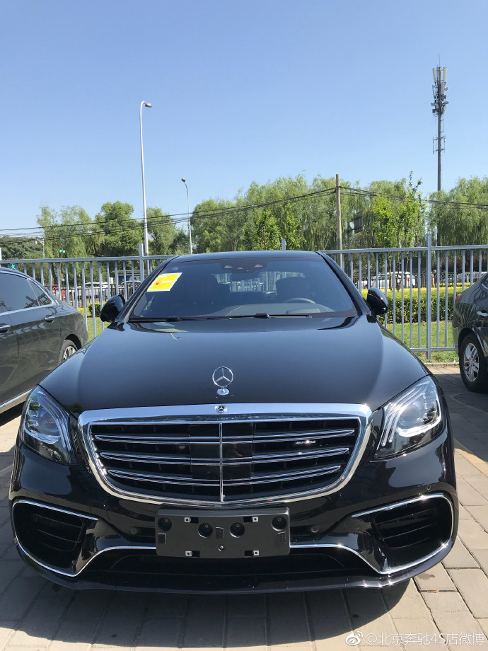 晒成古铜色了 2020款奔驰S65 S63AMG   