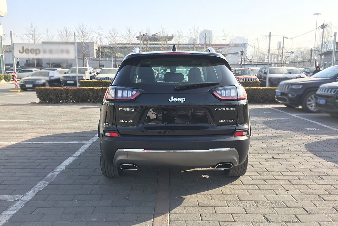 jeep自由光2020款夜鹰版 豪华版促销中 