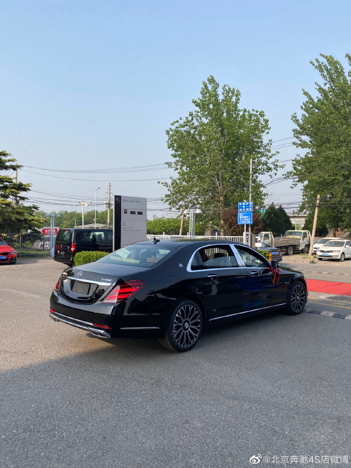 至臻时刻 典藏版2021款奔驰迈巴赫S450 