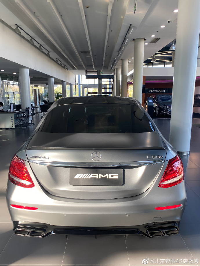 从首次露面让人惊艳 2020款奔驰E63 AMG