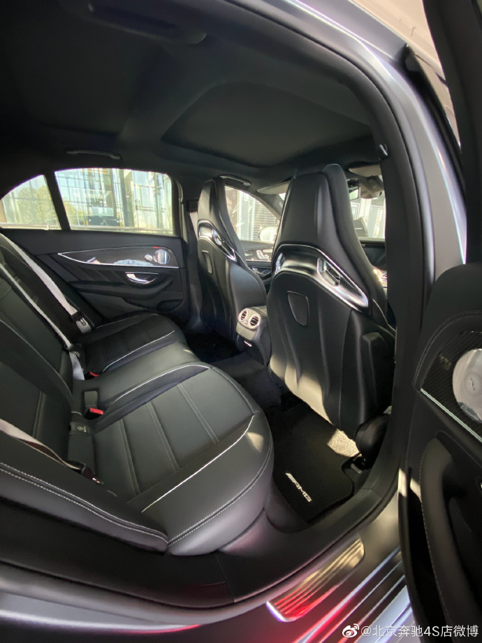从首次露面让人惊艳 2020款奔驰E63 AMG