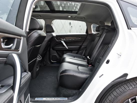 冠道最懂中国人，2.0T+国六，后排还可跷二郎腿